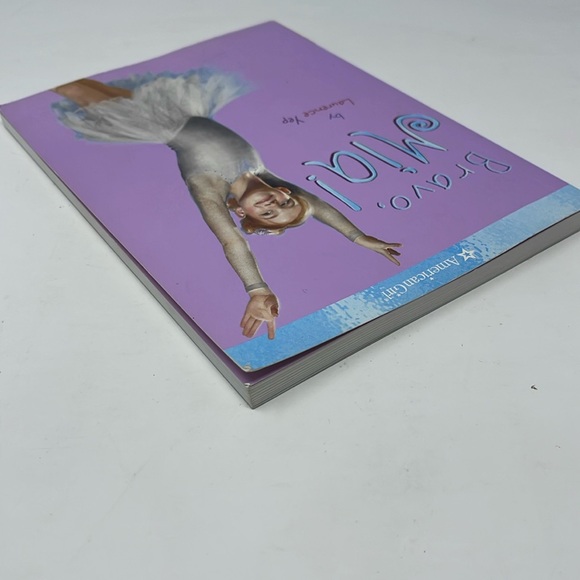 3/$15 AMERICAN GIRL: Bravo, Mia! Book 2. By Laurence Yep - Picture 5 of 7